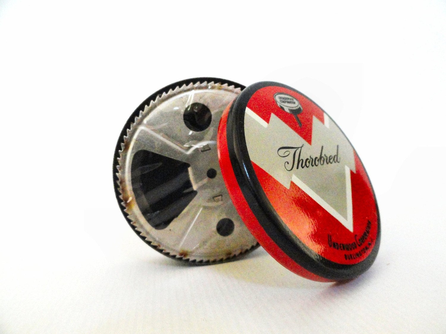 Vintage typewriter tin with brand new Underwood Corporation ribbon on metal spool. Thorobred brand. - SimonEtCie