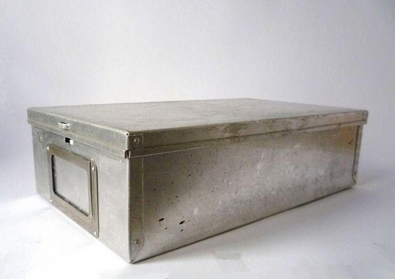 Vintage Metal Storage Box with Lid by oppning on Etsy