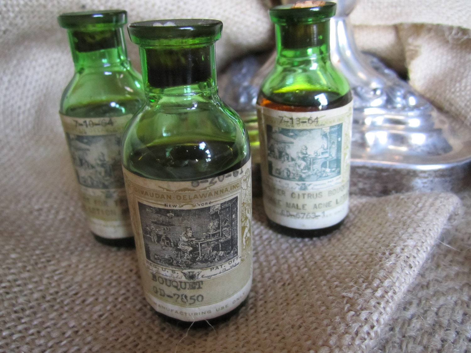 Vintage Herbal Remedy Apothocary Medicine Bottles Green Glass Antique Style Teenage