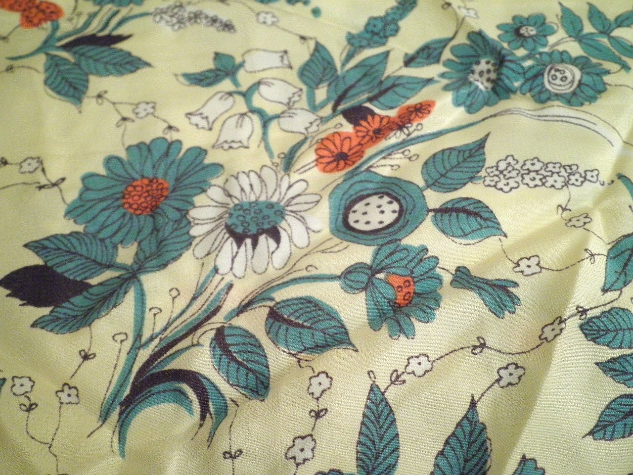 1940s Vintage Rayon Fabric Yardage Floral Spray Print