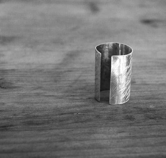 Angularity Cutout Tube Ring (No. 34)
