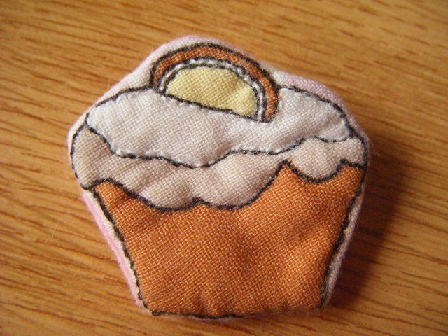 Hand quilted cupcake brooch