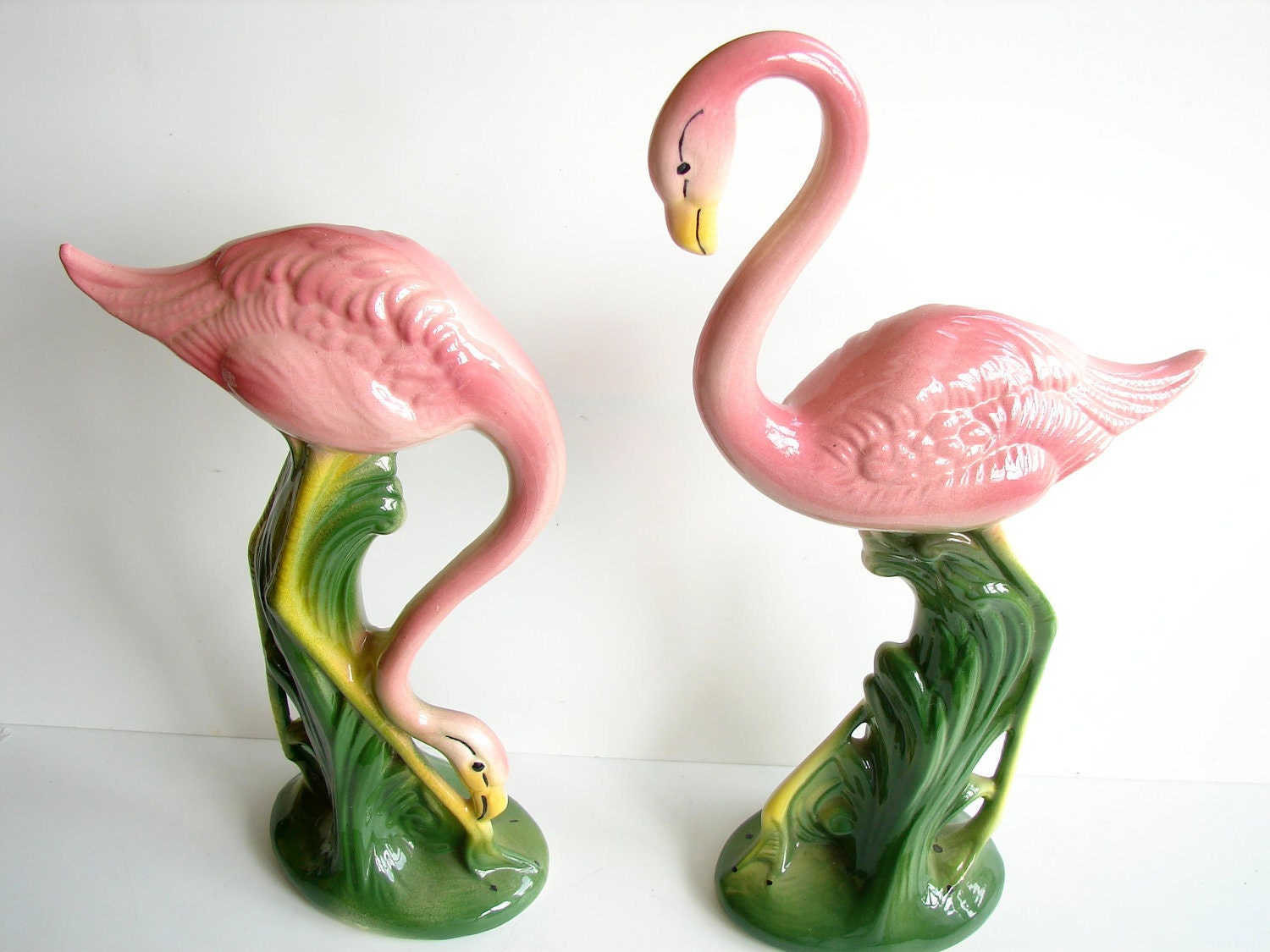 glass pink flamingo figurines