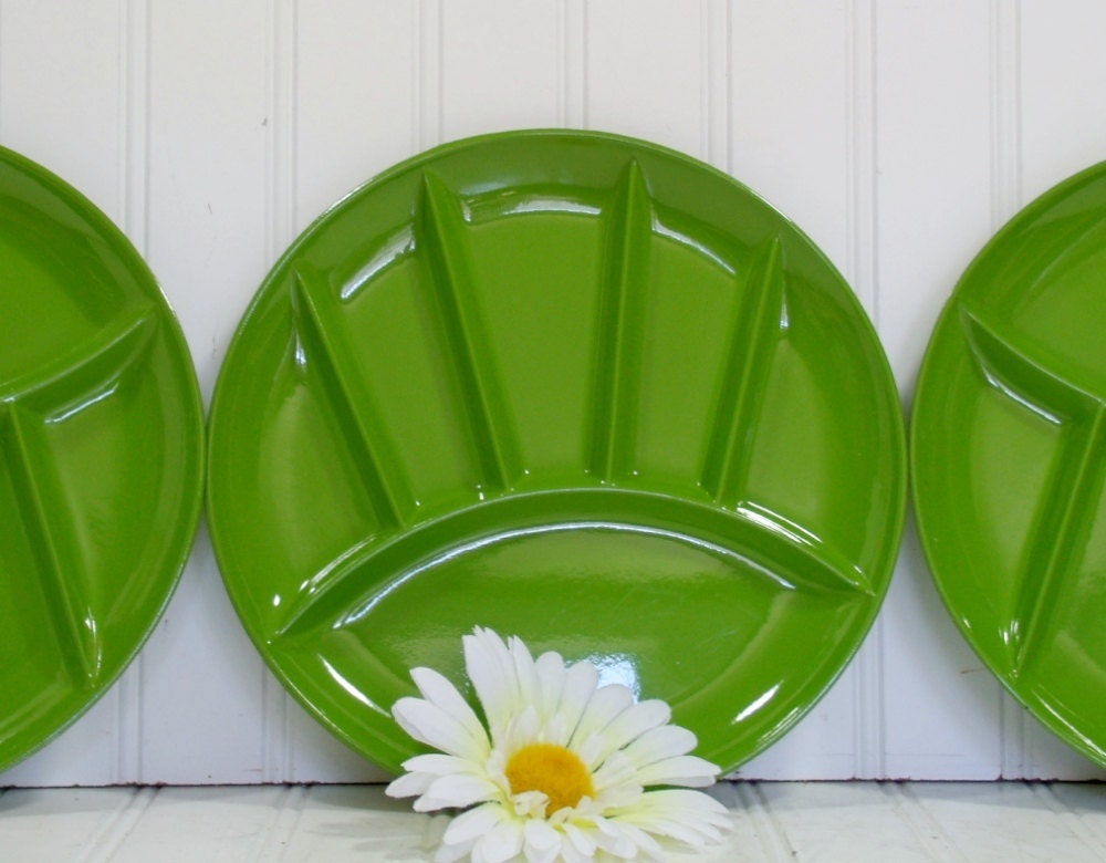 Apple Green Divided Plates - Matching Set of 3 Snack Trays - Vintage Fred Roberts Co 1960s Lacquer Finish