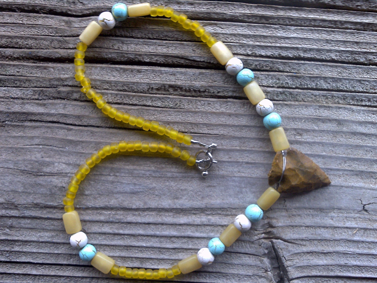 arrowhead beaded necklace 18 inch length 1 1/2 inch arrowhead