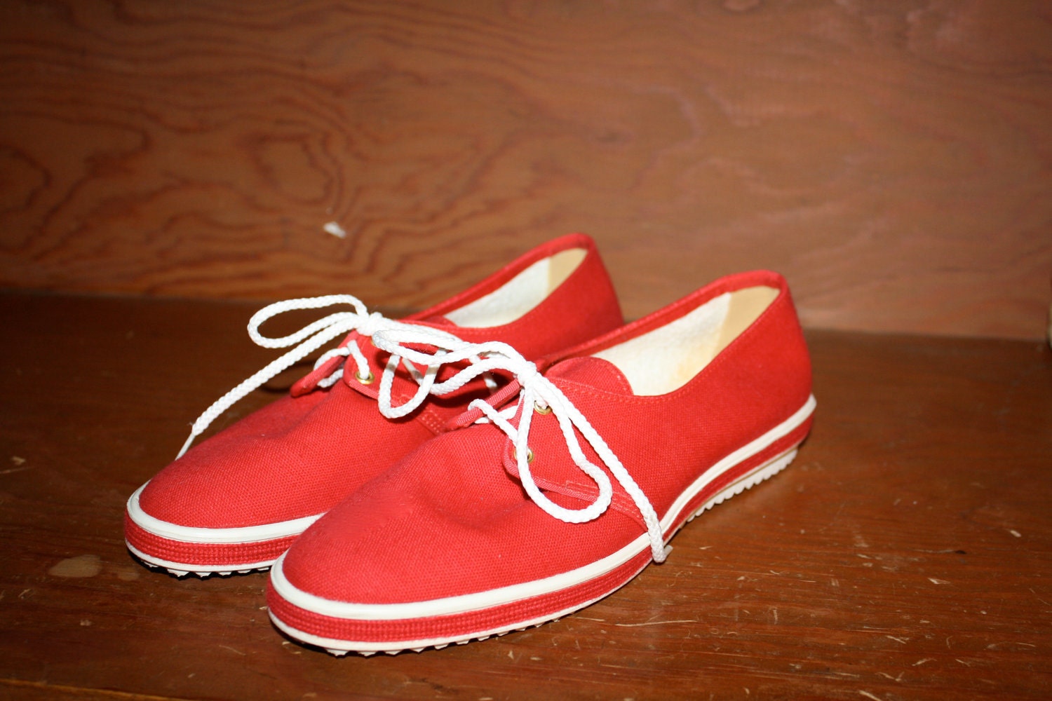 Vintage Cherry Red Canvas Deck Shoes...lace tennis shoes size 7 M