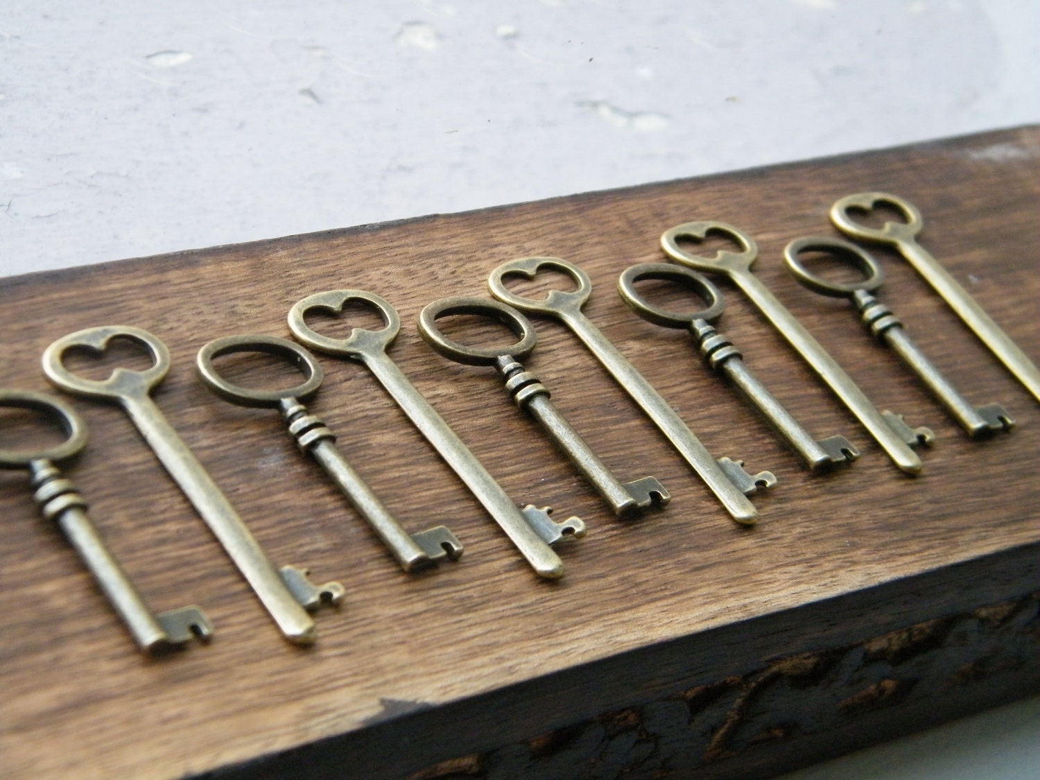 The Master's Keys - 10 x Antique Brass Bronze Vintage Skeleton Keys Key Set