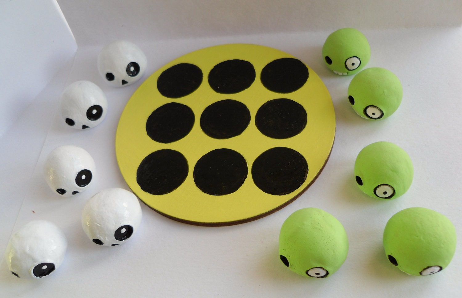 Tic Tac Toe - Handmade Board Game - Zombies' Heads Vs. Skulls - Clay Figurines