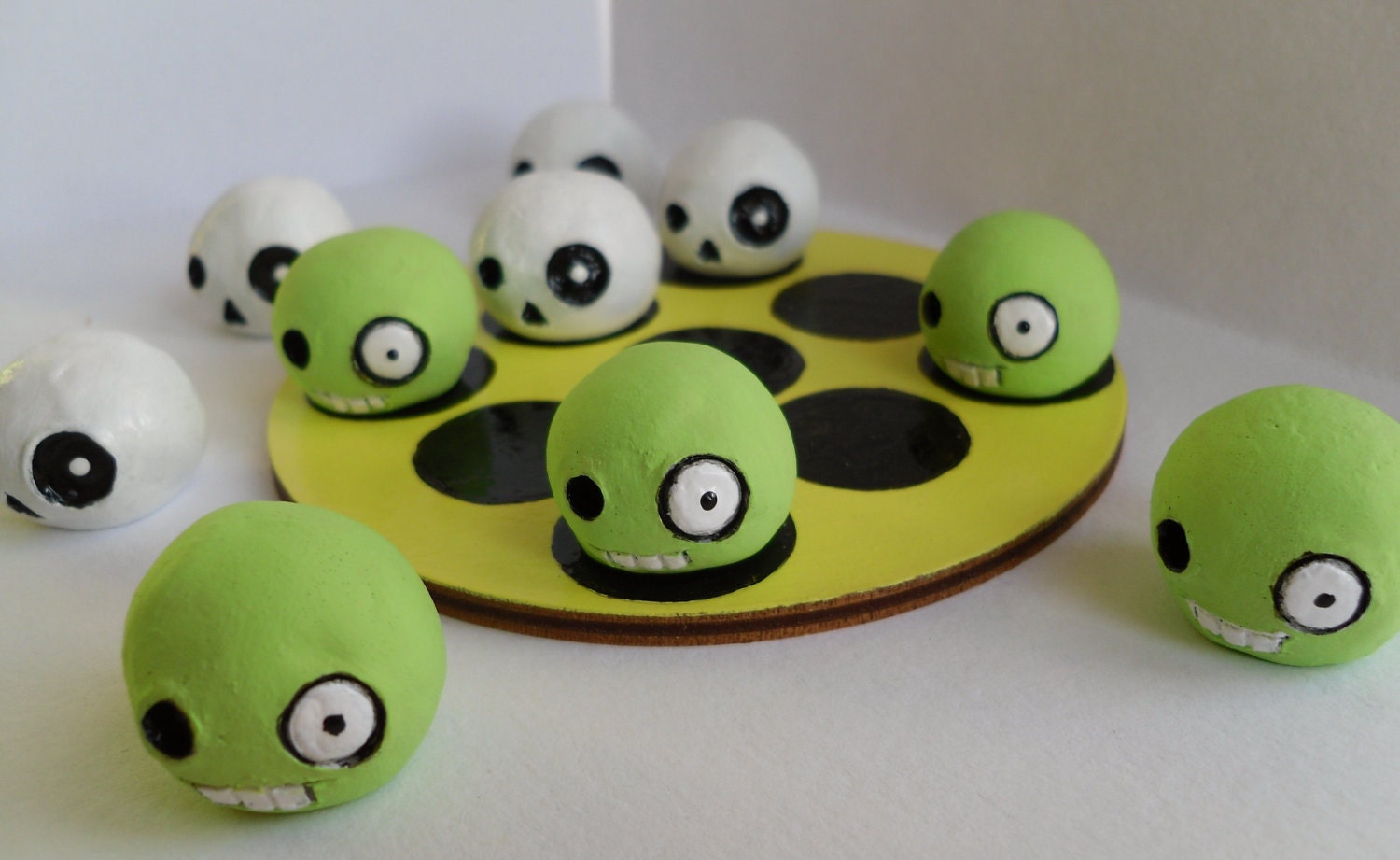 Tic Tac Toe - Handmade Board Game - Zombies' Heads Vs. Skulls - Clay Figurines