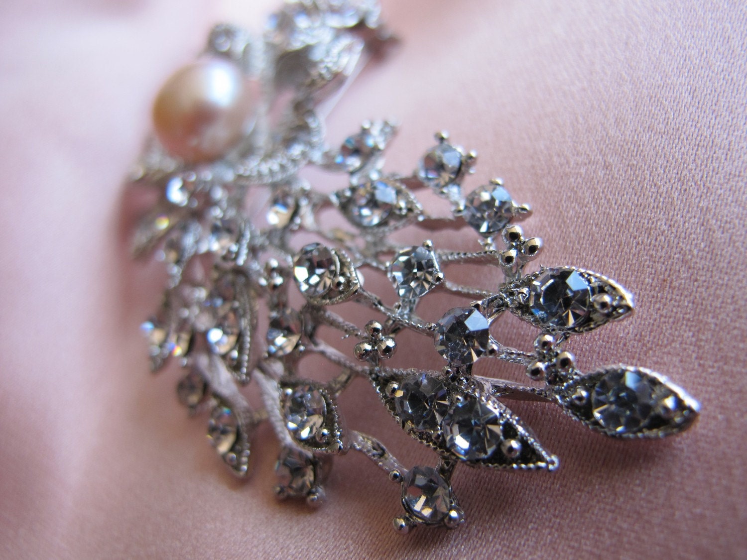 Sparkling Rhinestone Brooch, Peacock Feather, Pink Pearl. SWAN LAKE - twopearlsinapod