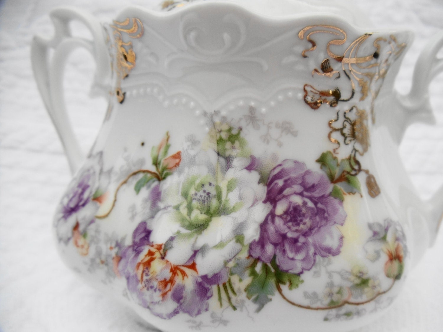 VINTAGE Rose Design Creamer And Sugar Set