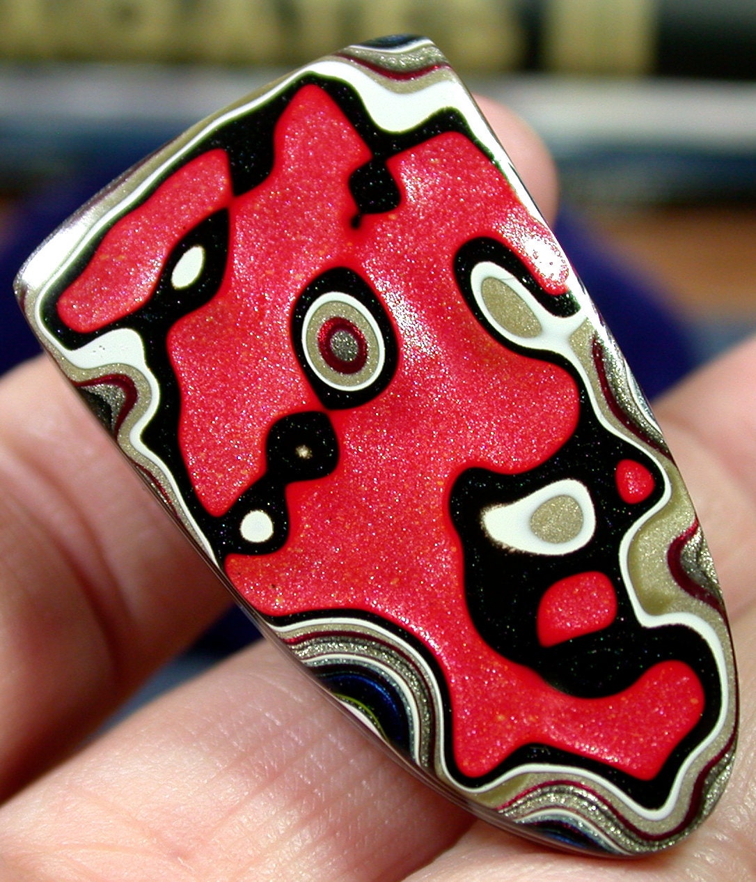 Solid Detroit Agate / Fordite Cabochon RED ROBIN (suzybones)
