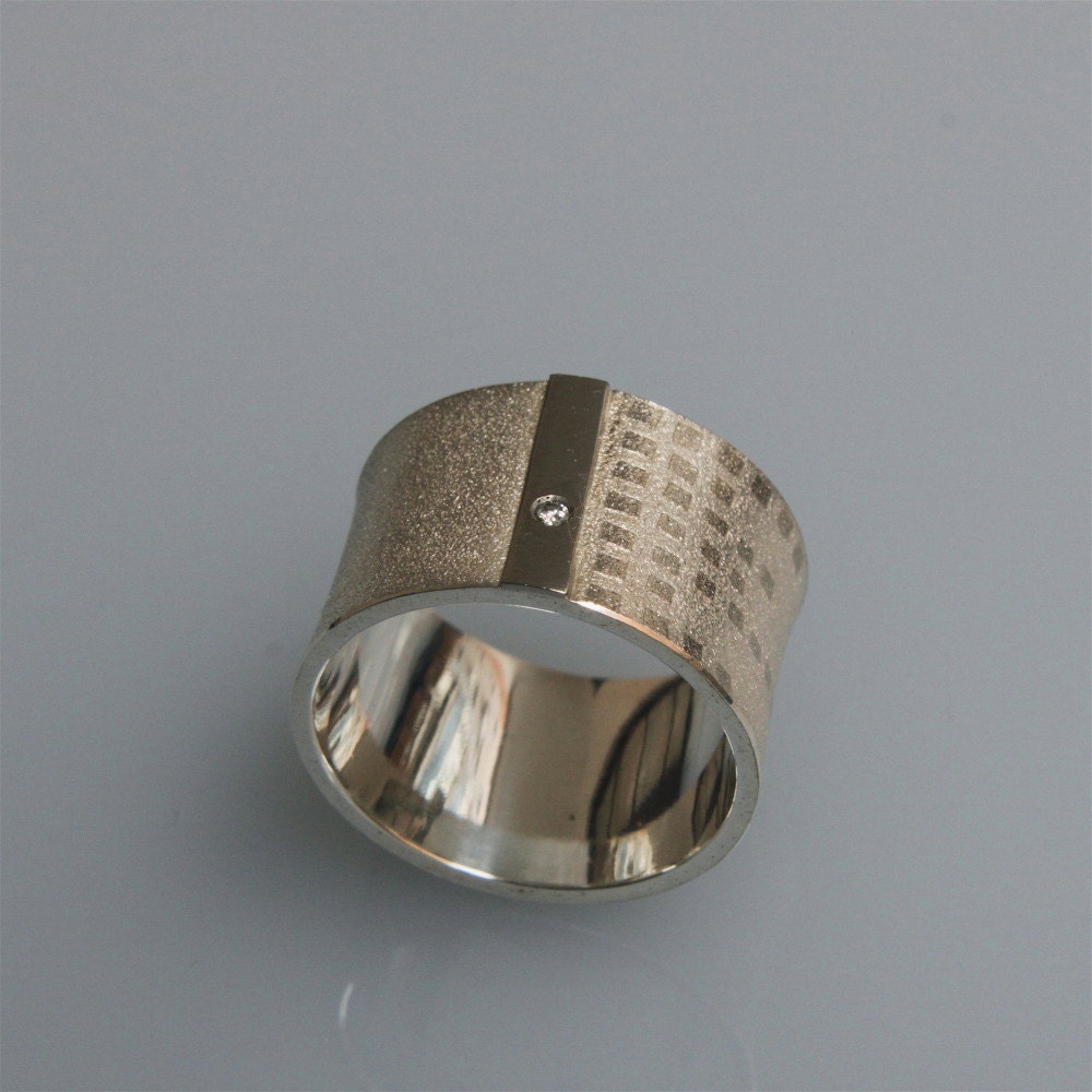 sterling silver ring with 18Kt paladium white gold aplications and ...