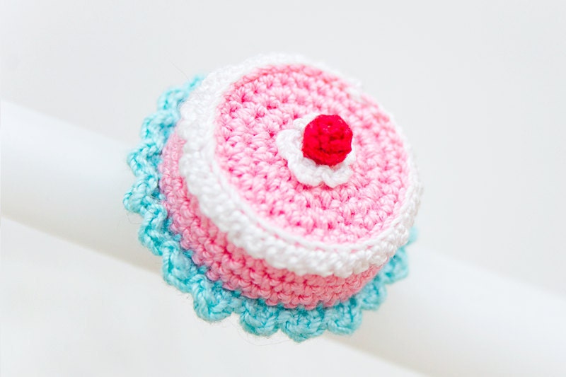 Mini Crochet Cake Ring - pink