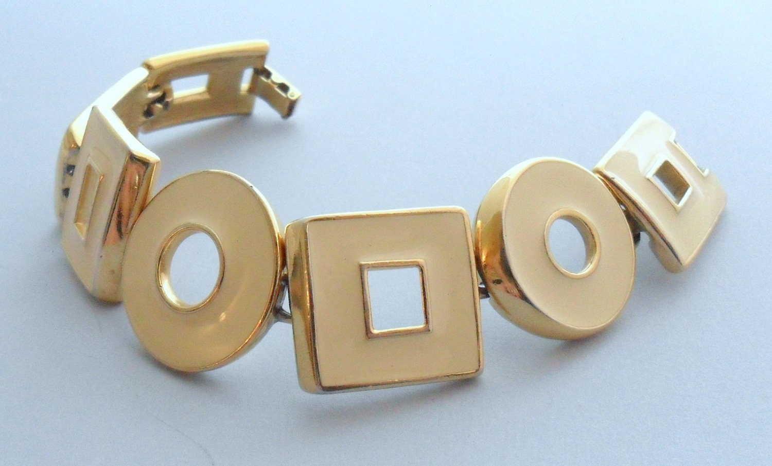 wood tribal jewelry TRIFARI Bracelet Kunio Matsumoto Signed Vintage 1970s Linked Cream  | 570 x 344