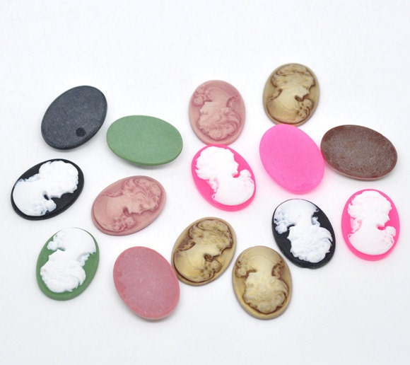 5 Resin PRETTY LADY CAMEO 24x18mm . 1 of each color