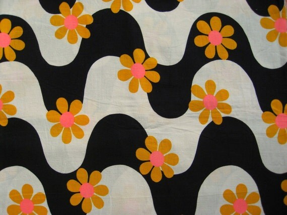 Vintage floral fabric FQ