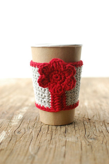 Coffee cozy, Gray with red flower by the Cozy Project