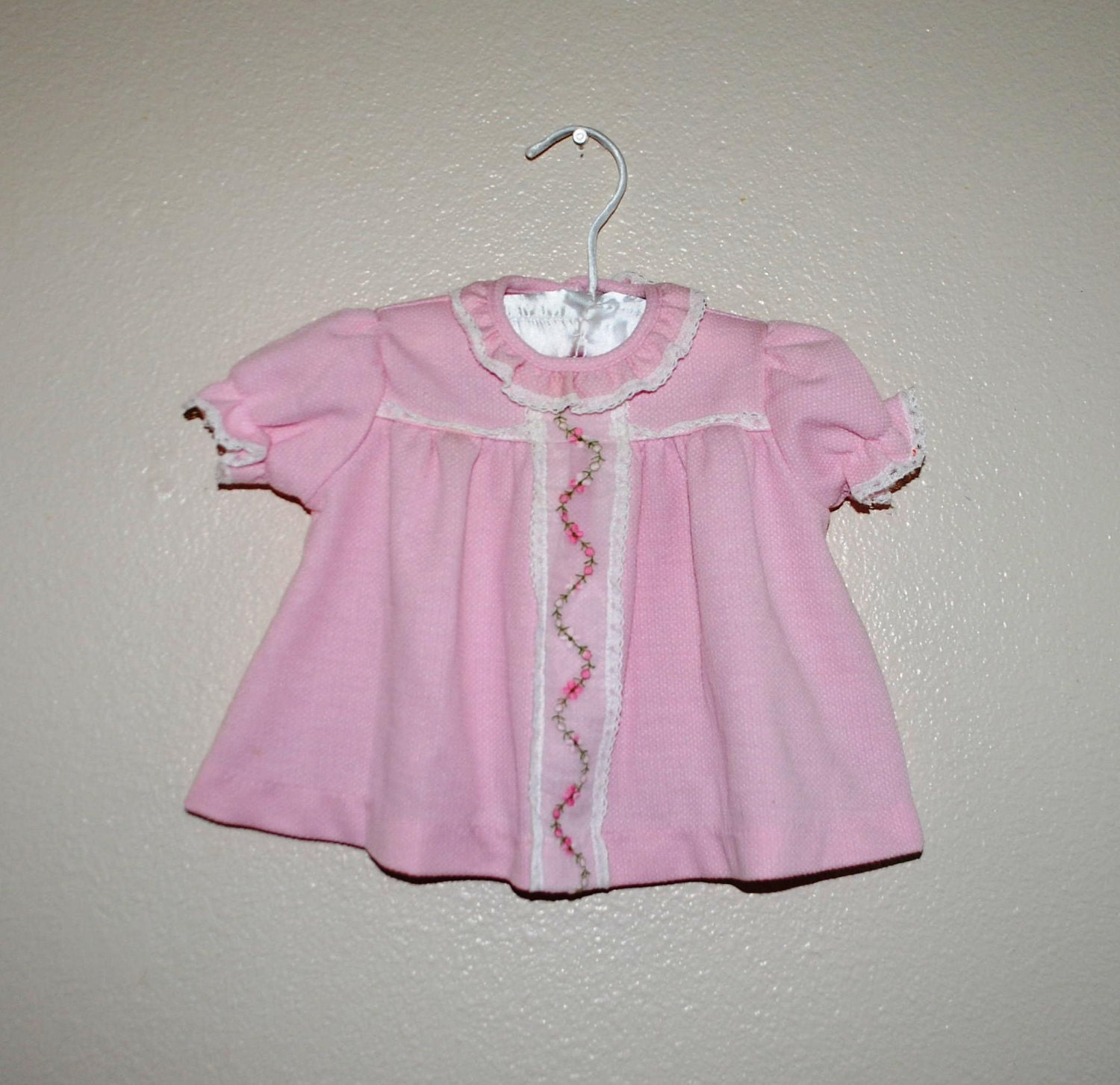 VTG Carters embroidered lace polyester infant dress (0 to 3 months) - twinkletotsVintage