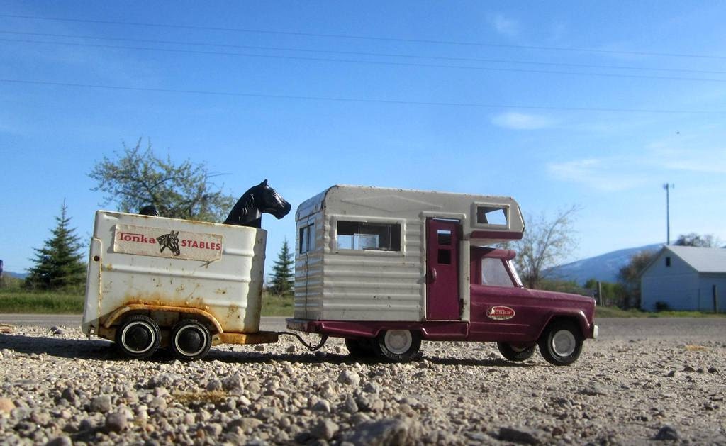 Purple Tonka Jeep Camper and Tonka Stables Horse Trailer With Black Horses