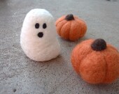 Halloween Ghost - MADE TO ORDER Needle Felted Wool Sculpture