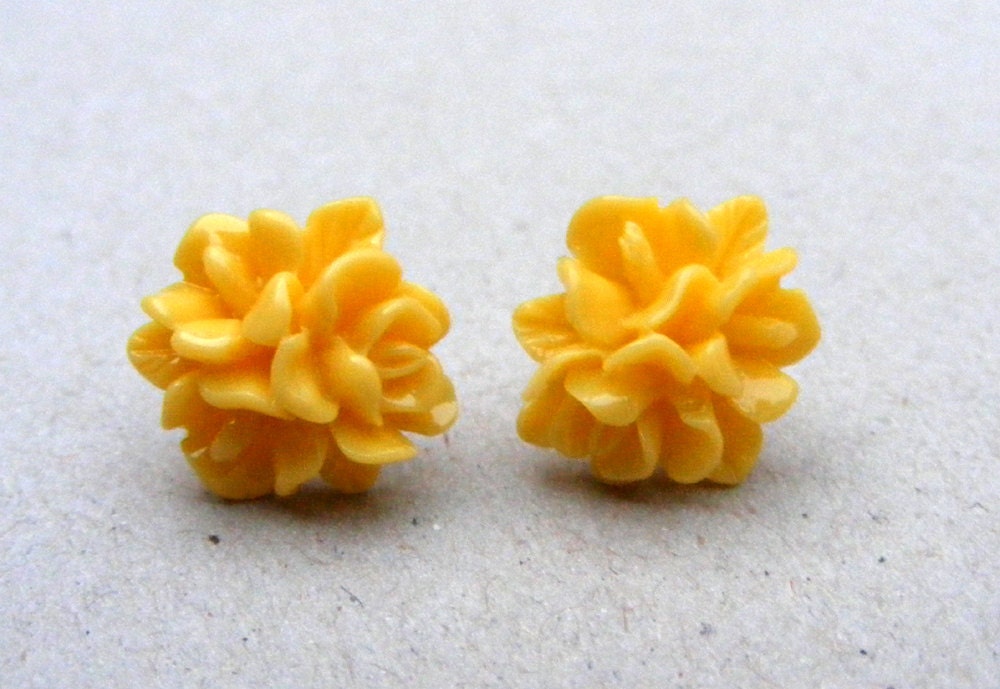 Cyber Monday sale, Black Friday sale Yellow  shabby flower rose post stud