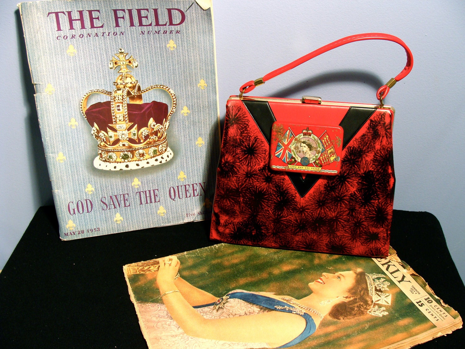 Rare Tin Queen Elizabeth Coronation Spirograph Upcycled 1960s Purse