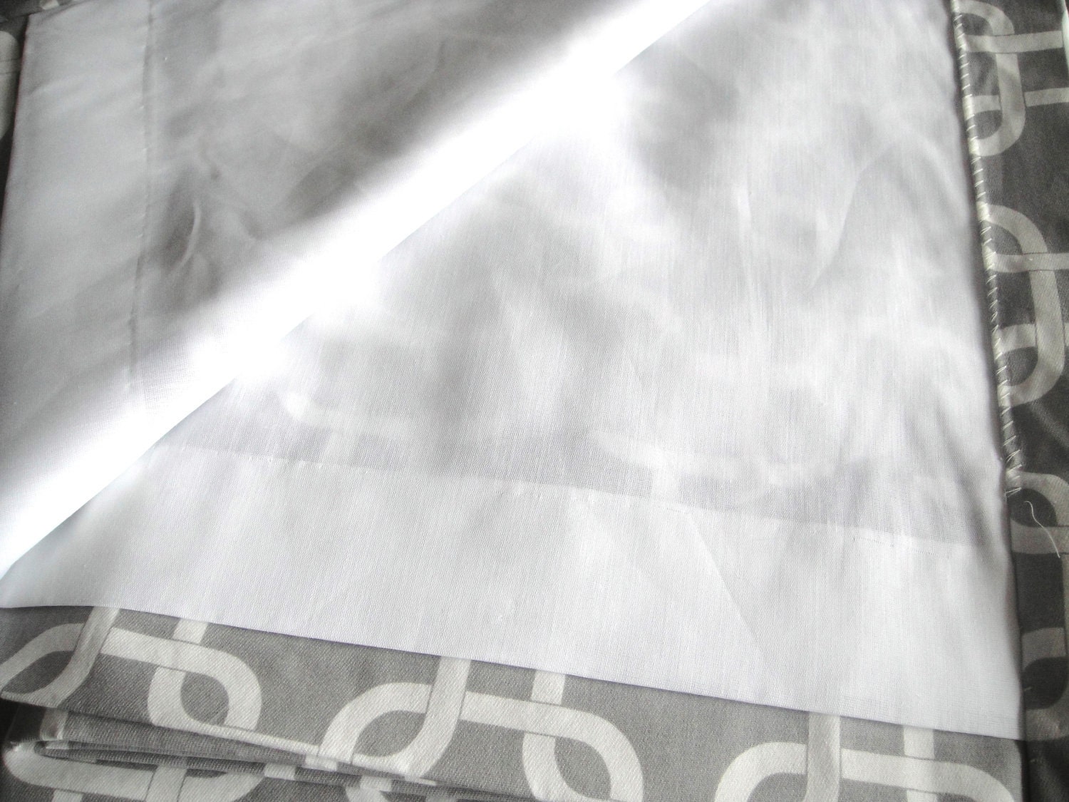 A Pair Of 50x90 Inch Flat Panels /Rod Pocket Draperies In Storm Grey/White Contemporary Print