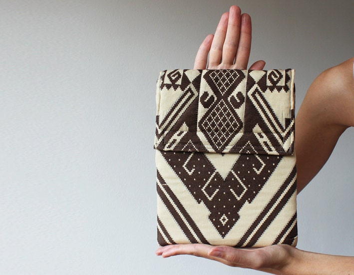 iPad 2 or 3 case. ipad bag. ipad cover. ipad sleeve. Tribal geometric ornament print zigzag unisex milk and chocolate