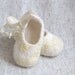 Baby white felt booties , merino wool baby booties, size 6-12 month. Gifts Under 25. Warm. Eco friendly.