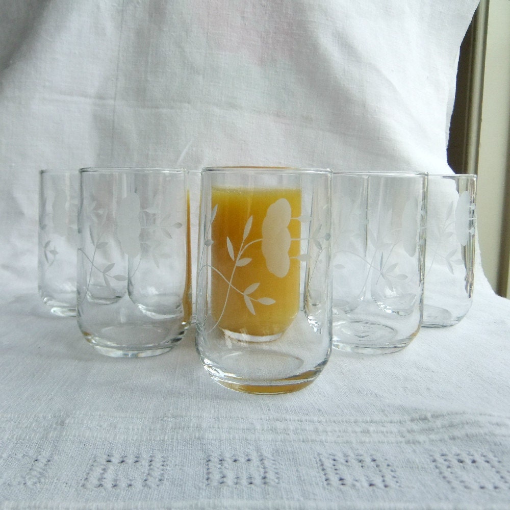8 Vintage Etched Juice Glasses Princess House by VenerablePastiche