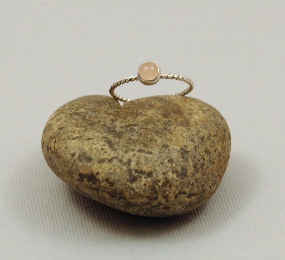 Stacking Ring Rose Quartz Sterling Silver Twisted Wire, Bezel Setting, Pink, Sweetheart, Cabochon, Stacker