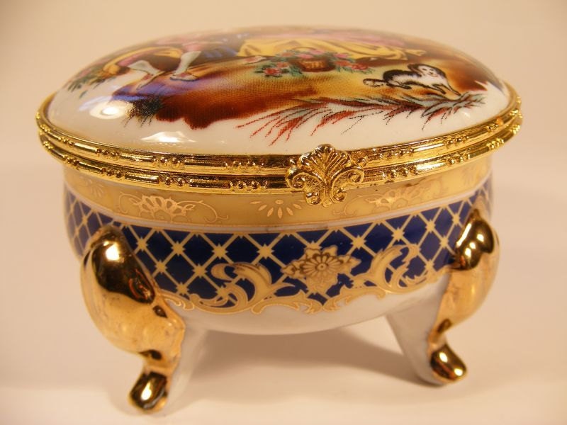 Dresser Trinket Box Vecceli Italy MATURE Courting Scene