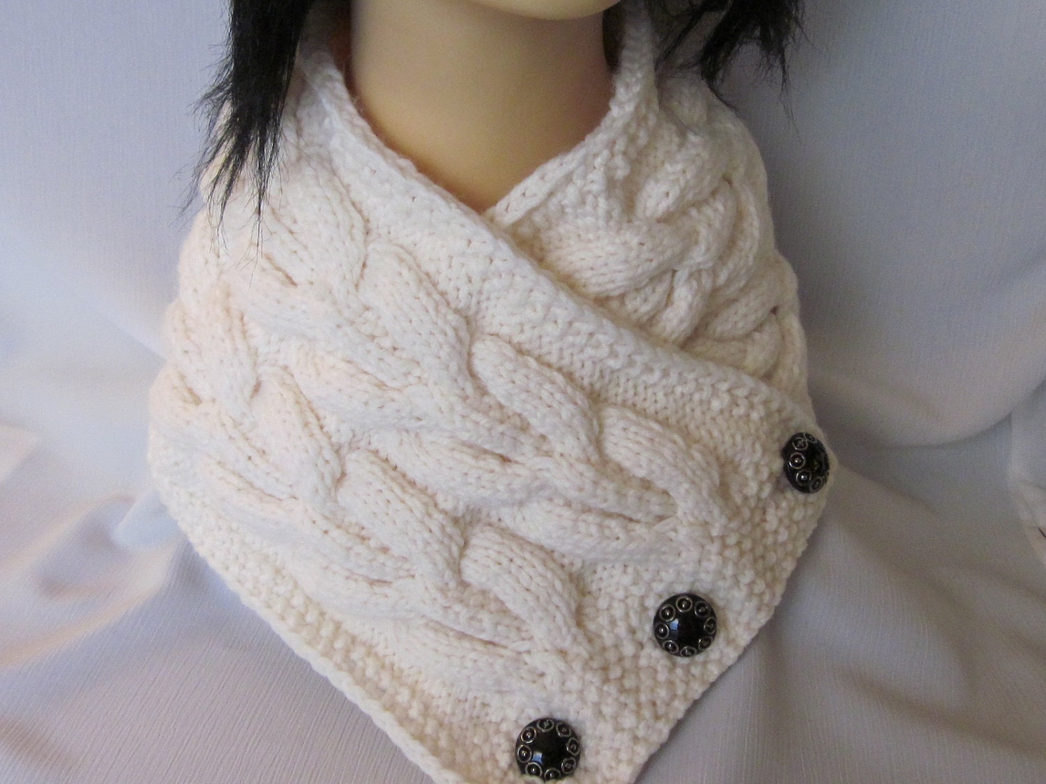 Hand-knitted Scarf / Neck Warmer / Wrap / Cowl with Beautiful Ornament and Vintage Buttons