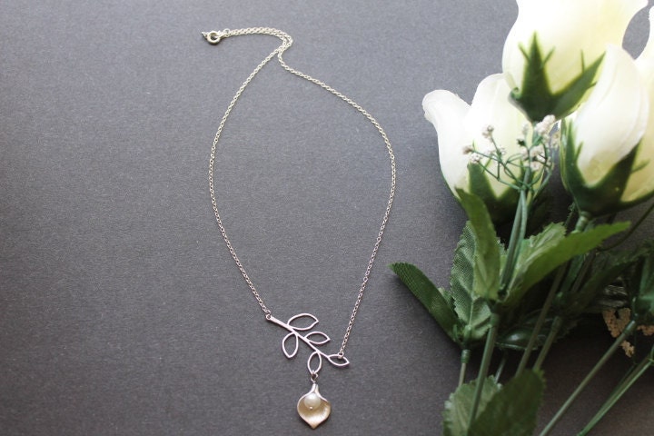 Calla Lily Necklace, Branch Lariat, Sterling Silver, Gifts for Mother or Girlfriend or Lady