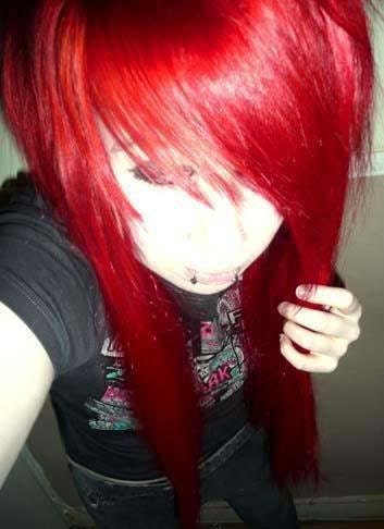 Xx QuEeN Of HeArTs xX red scene wig