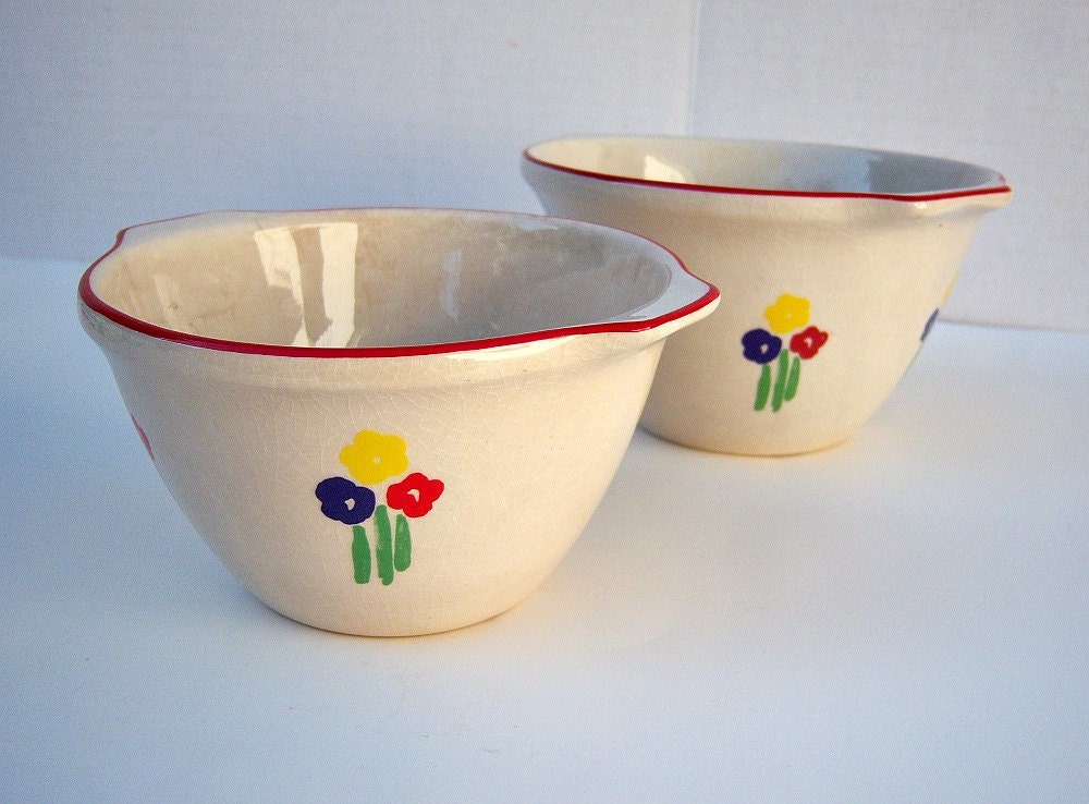 Vintage mixing bowls / English florals / Royal Cauldon Hull