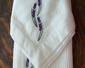 Placemat and napkin set of 4 embroidered with sprigs of lavender
