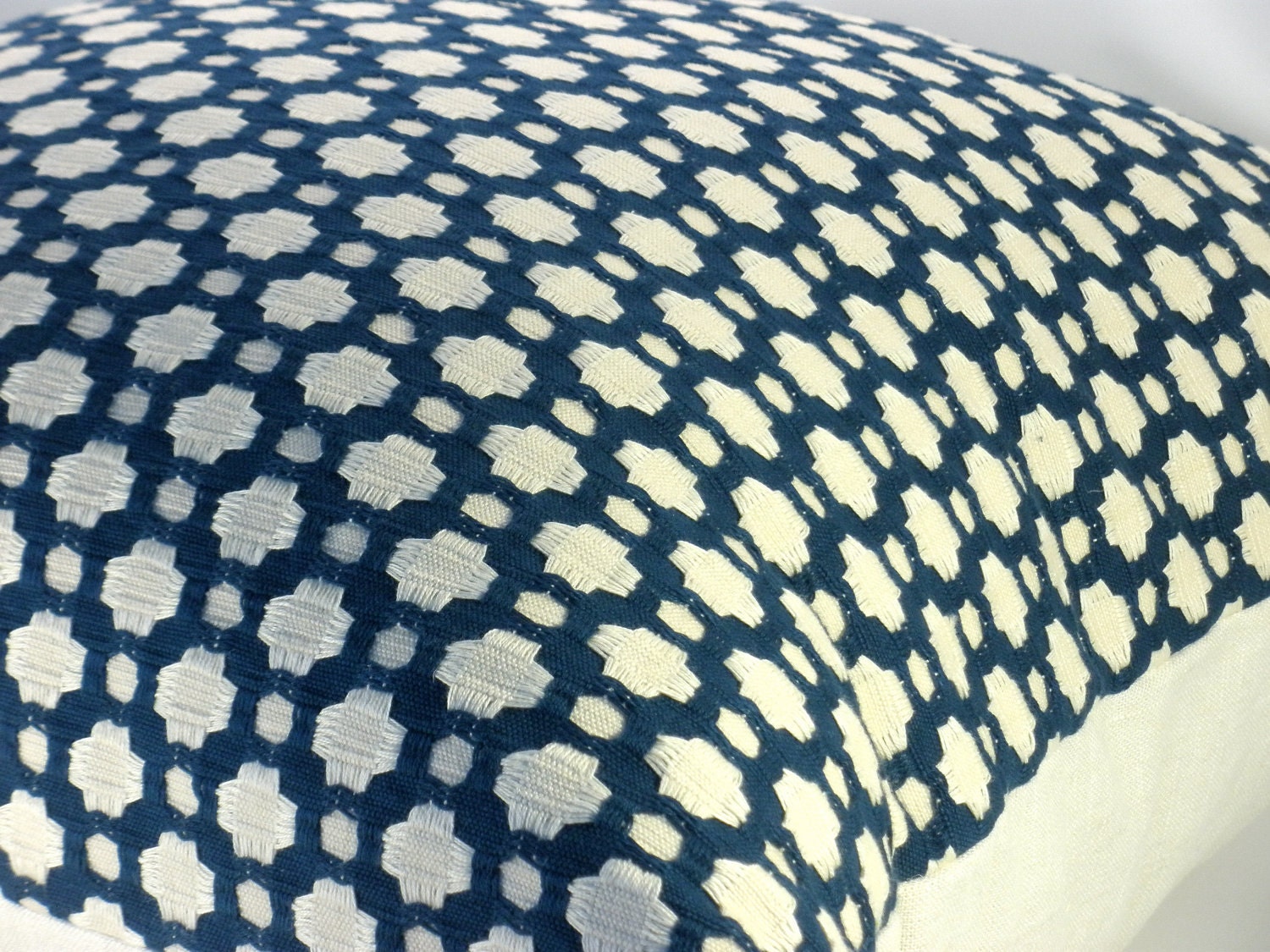 Betwixt pillow cover in Indigo/Ivory - 20 x 20