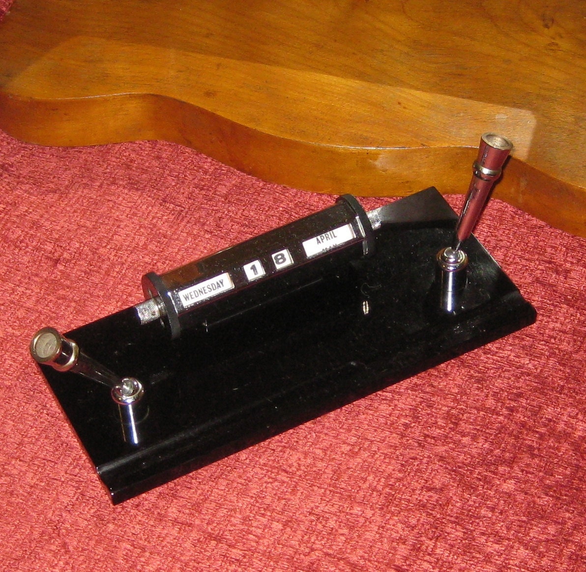 Vintage Black and Chrome Perpetual Desk Calender with Pen Holders, 1940, 1950