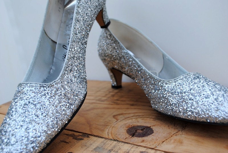 Vintage Shoes - Mod Silver Glitter Heels Pumps Size 10