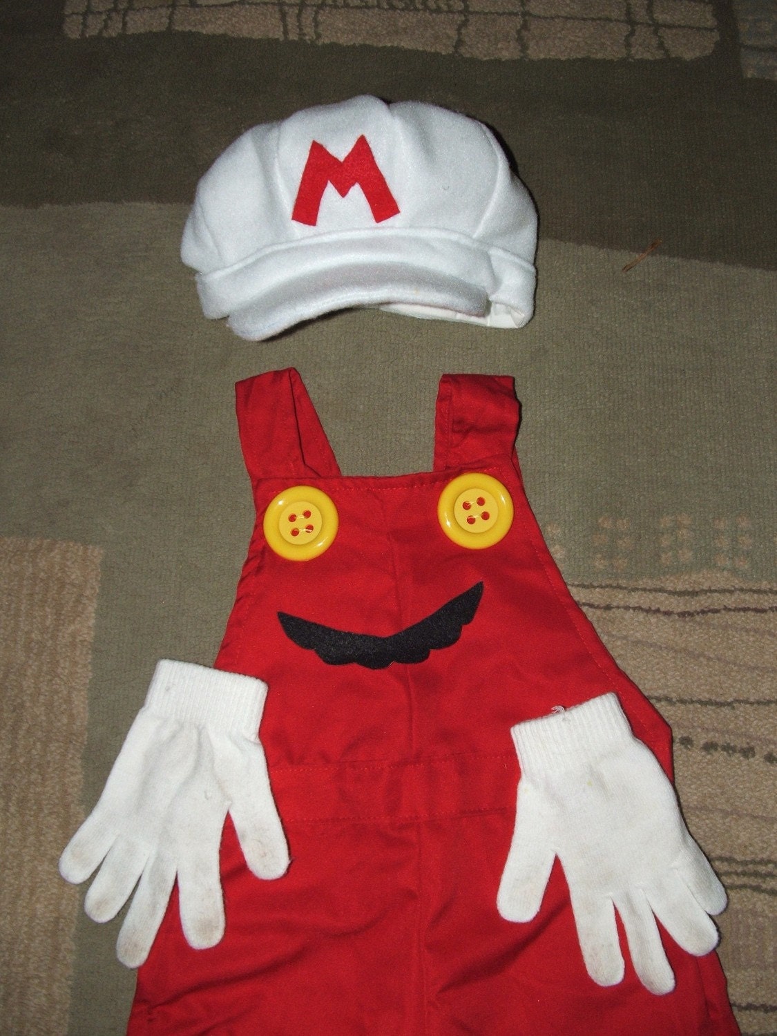 SuPeR FiRe Mario bros. costume on Sz 4 to 12 years