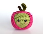 Amigurumi Apple in a Cozy - Crocheted Toy with Pink Star