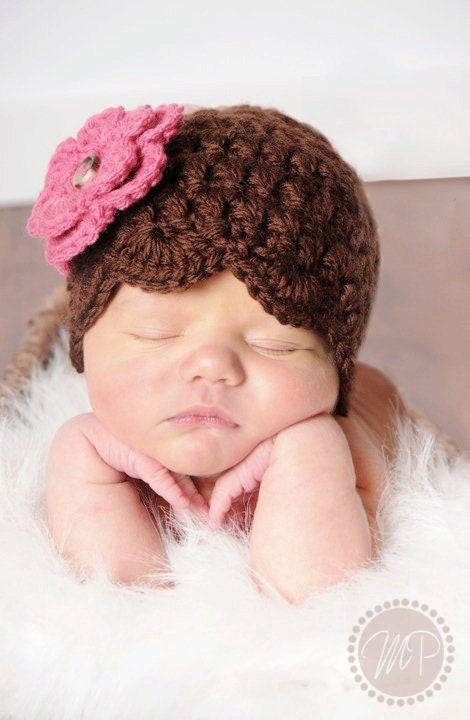 Brown Shell Beanie with Pink Flower - Newborn