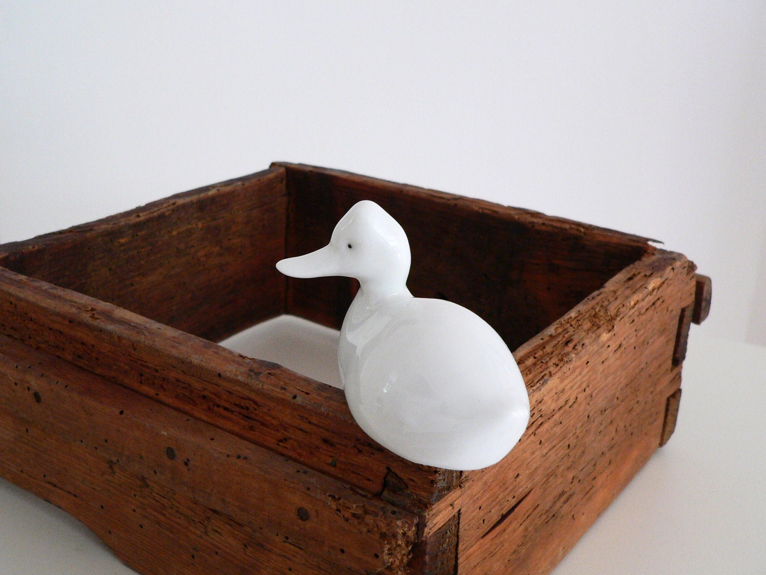 V I N T A G E White Ceramic Duck