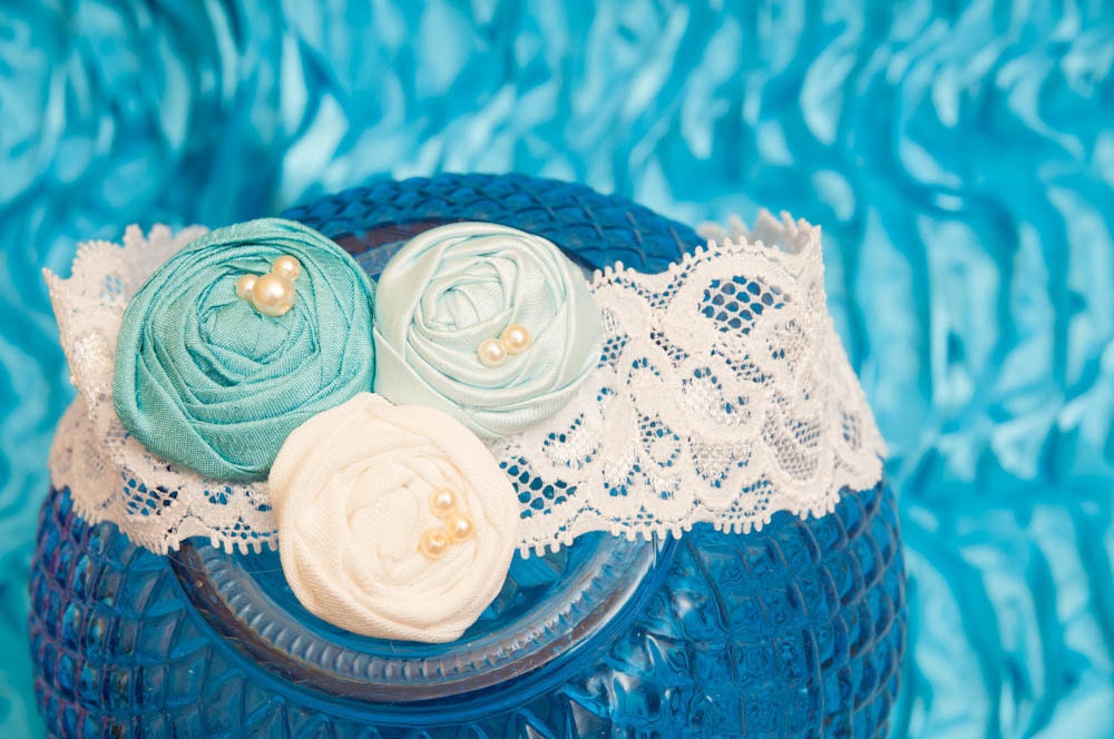 Something blue bridal keepsake rosette lace garter with rhinestonel accent