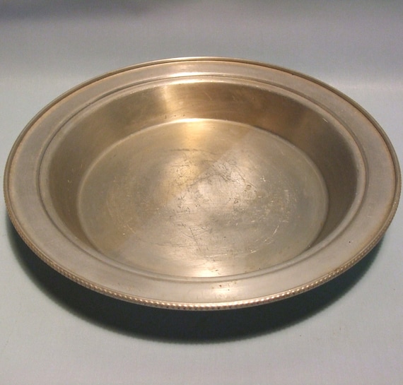 Vintage Buenilum 9 Aluminum Pie Pan with 1 by LaurasLastDitch