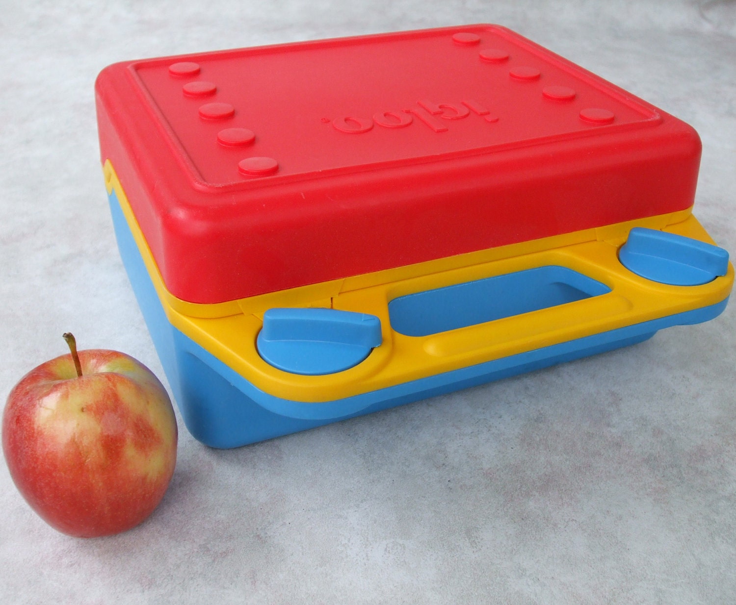 igloo vertical lunch box