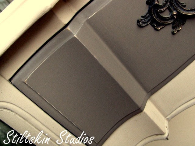 Lovely French Provincial Paris Apartment Dresser Nightstand Mirror