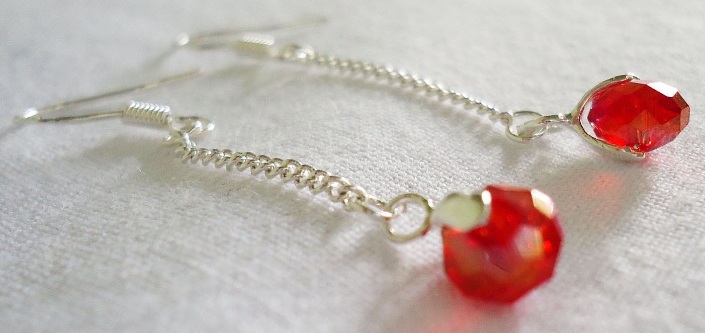 Earrings Dangle Swarovski Crystal 1116 red single chain silver ear wires